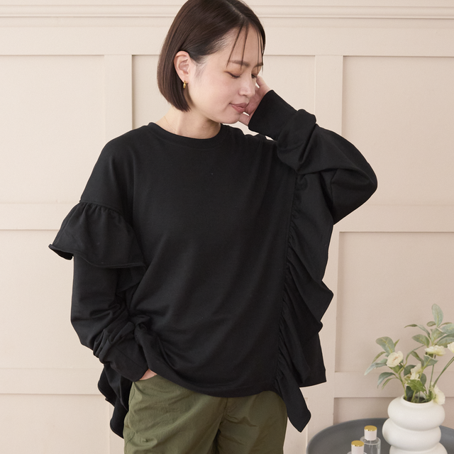大人のスウェット 柔らかフリルストレッチ素材トレーナー　ブラック　0670BK