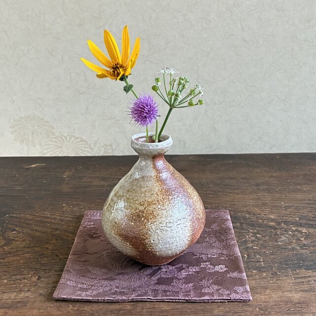 一輪挿し　ミニ花入　ミニミニ花瓶　ミニミニ花入　花入れ　小壺　信楽丸徳利型　陶器　フラワーベース　和陶器