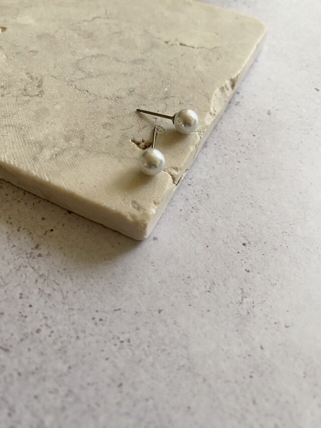 チタンポストパールスタッドピアス・一粒・シンプル・ワンパール・デイリー6ｍｍ　グレイッシュ