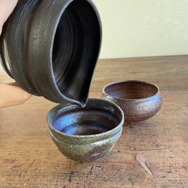 酒器セット（片口＋ぐい吞み2個） 黒泥土片口 焼締 和陶器 陶器 晩酌