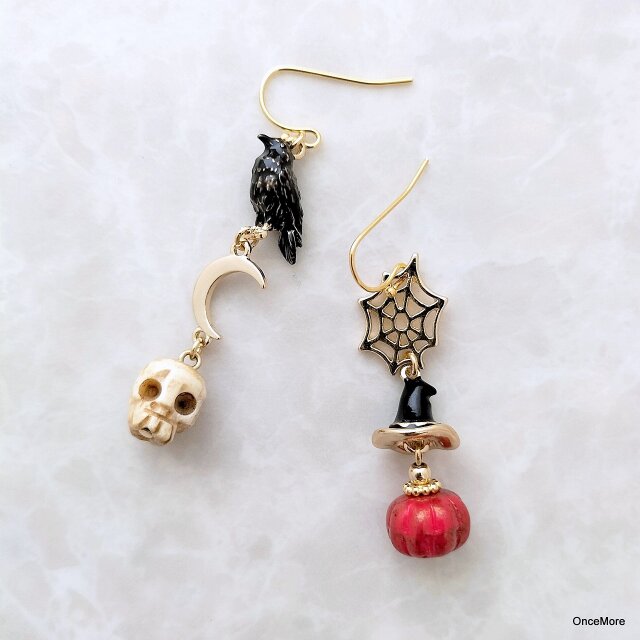 【ラスト1点】ハロウィンのピアス（ボーンスカル）