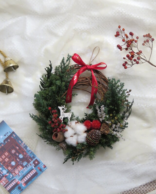 （参考）メルカリ便グレビアあじさい白木トナカイ付きクリスマスナチュラルスワッグ Christmas wreath(白いトナカイ） | iichi 日々の暮らしを