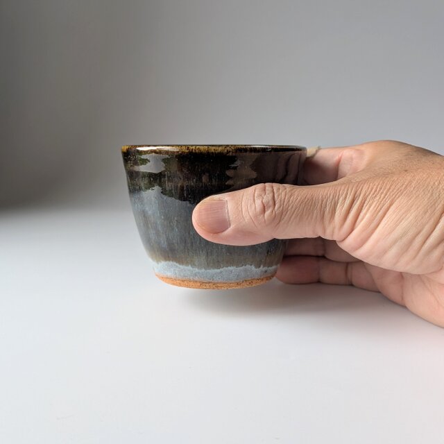 和モダン そば猪口 — 手仕事のぬくもりと深みのある釉の表情 | iichi