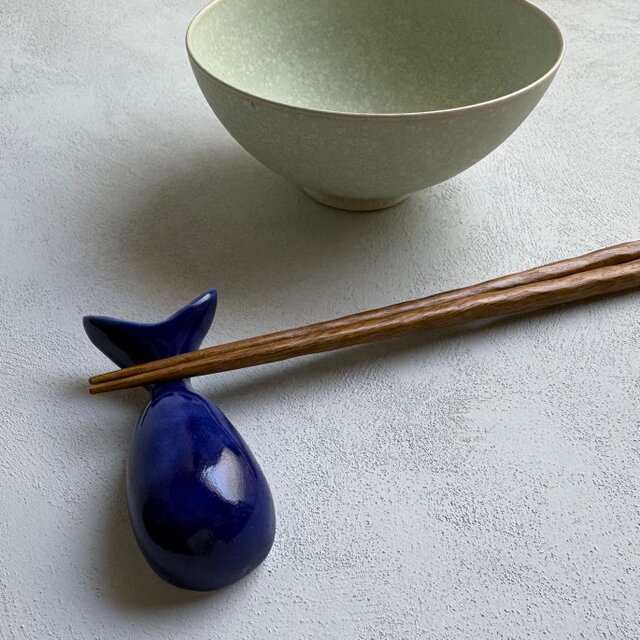 クジラの箸置き_瑠璃