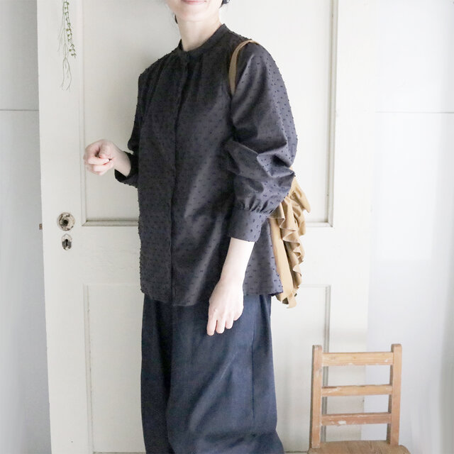 京東都　一つ目小僧　刺繍　フレンチブラウス 京東都 一つ目小僧 刺繍 フレンチブラウス 襟花刺しゅうブラウス