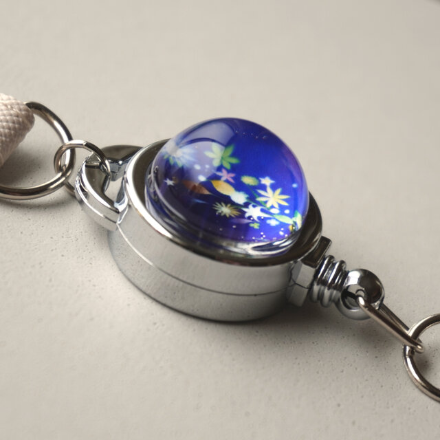 希望の光を宿す『雫』｜やさしい輝きのアートリールキーホルダー