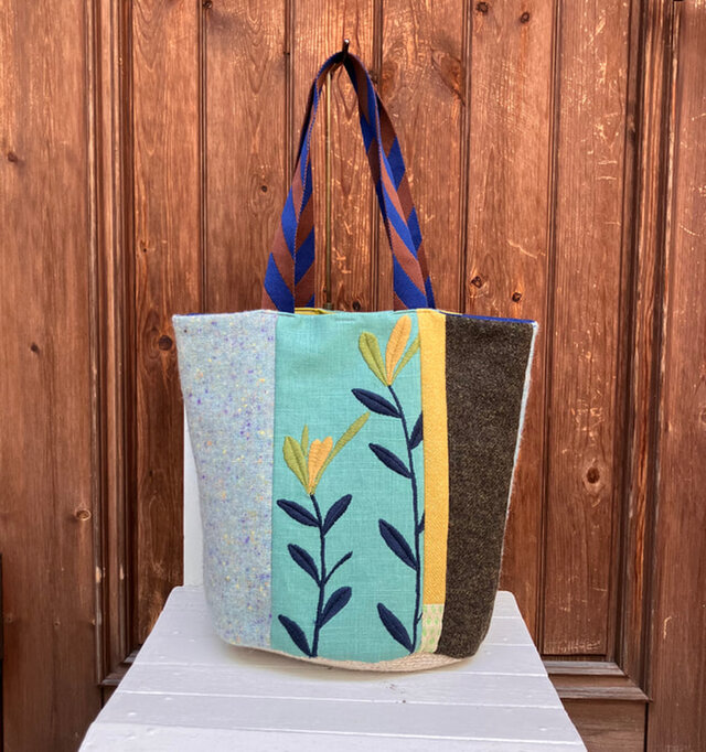 ウール バケツ型トートバッグ　刺繍の花