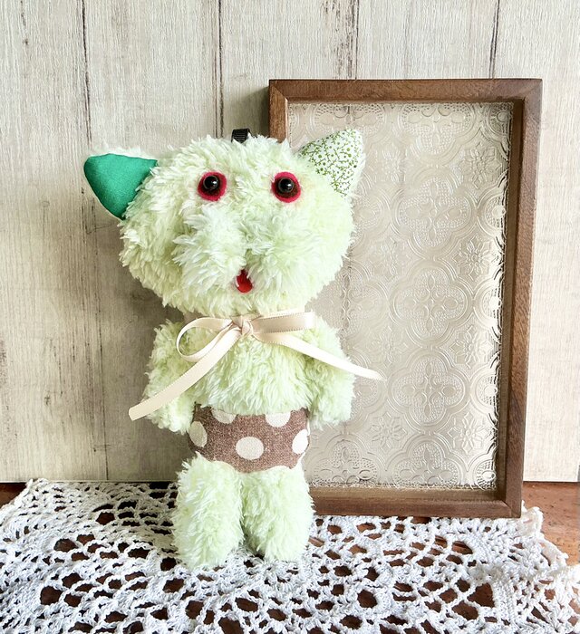 ふわネコちゃん(エメラルド)  ぬいぐるみ　ストラップ付　ボア