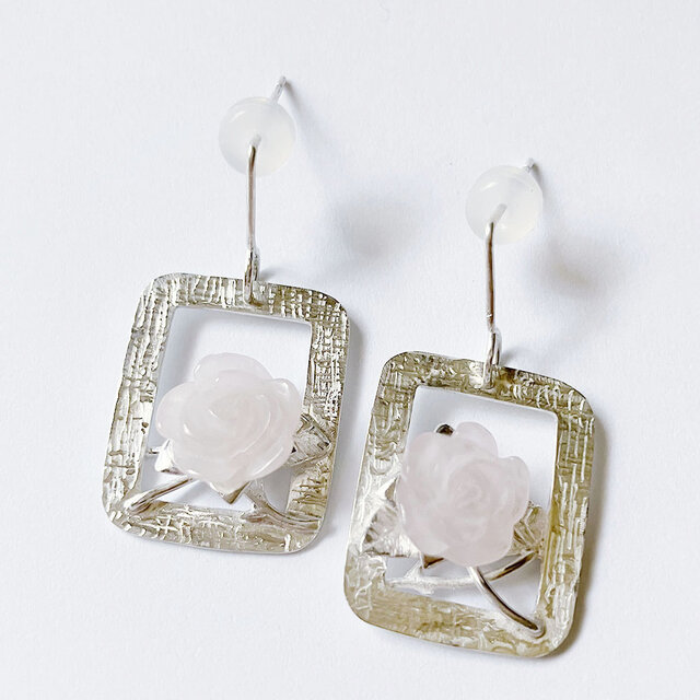 紅女　ROSEシルバーアシンメトリーピアス（ローズクォーツ）