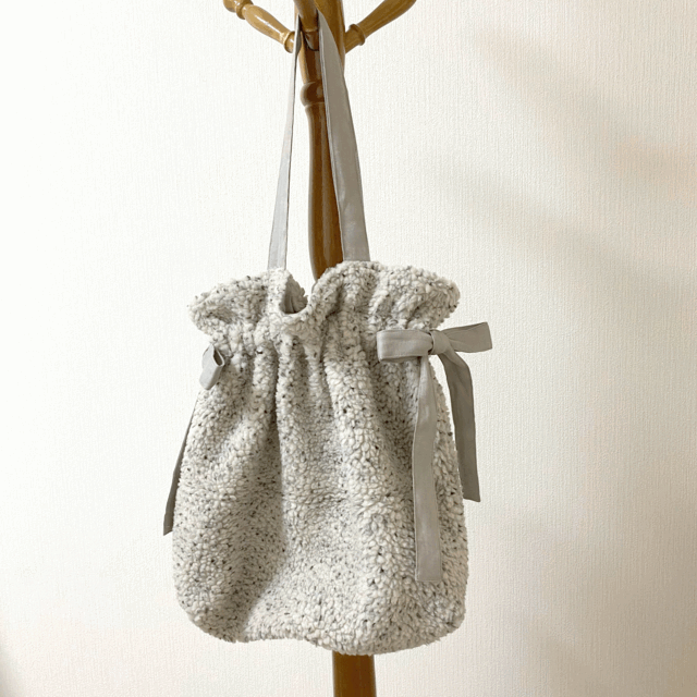 ボア生地の巾着風トートバッグ