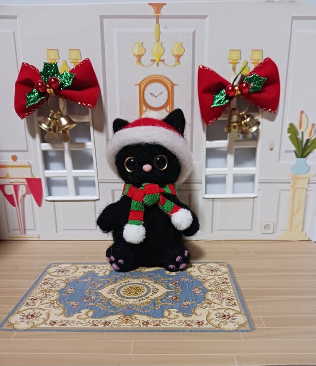 クリスマスイメージの黒猫ちゃん　　羊毛