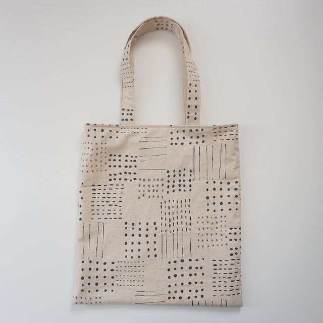 フラットトートバッグ　肩かけ　モノトーン