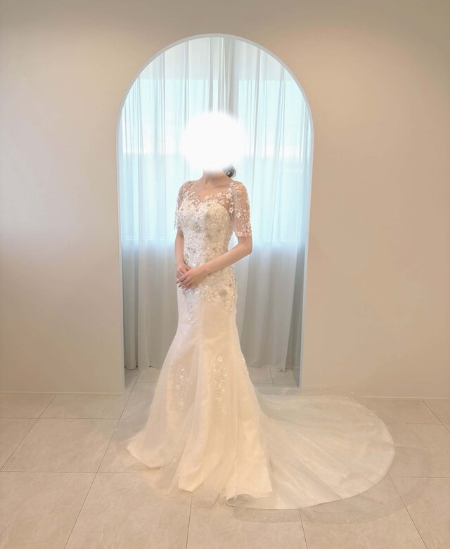 実例写真！ウエディングドレス 3D立体レース刺繍 半袖 キラキラグリッターチュール マーメイドライン くるみボタン 結婚式