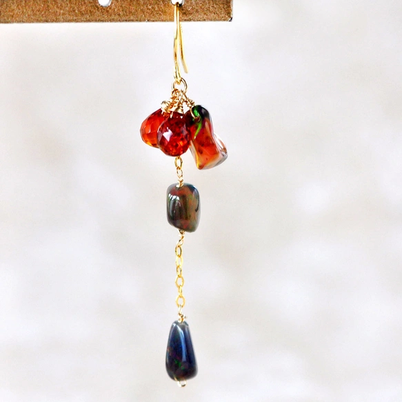 妖艶なブラックオパール」ブラックオパールxマディランシトリンピアス