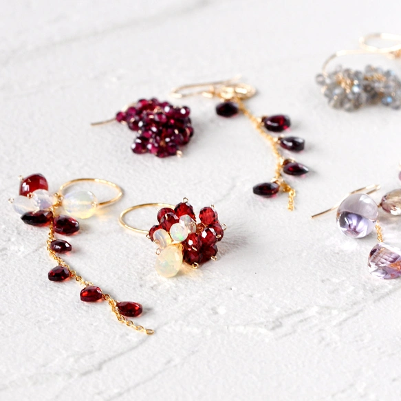 深い秋の実り」レッドガーネット×プレシャスオパール アシンメトリー