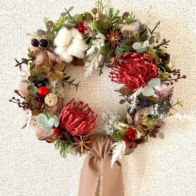 暖かいお部屋で＊ピンクッションと綿の実のリース