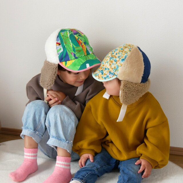 ベビー＆キッズ帽子　カラフルもこもこトラッパー