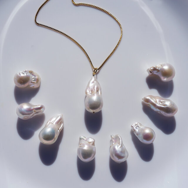 大粒バロック淡水真珠のサージカルステンレス60cmスライドネックレス　～雲彩（うんさい）