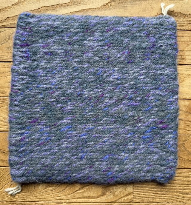 ウール手紡ぎ・手織り　チェアマット　トワイニング技法で　no3