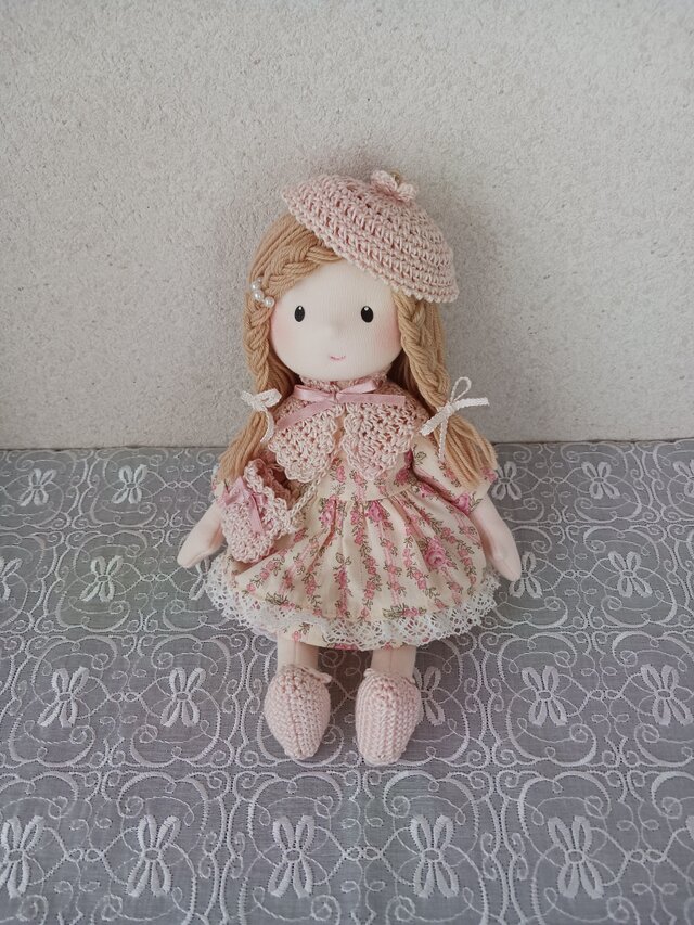 布人形(花模様ワンピ)