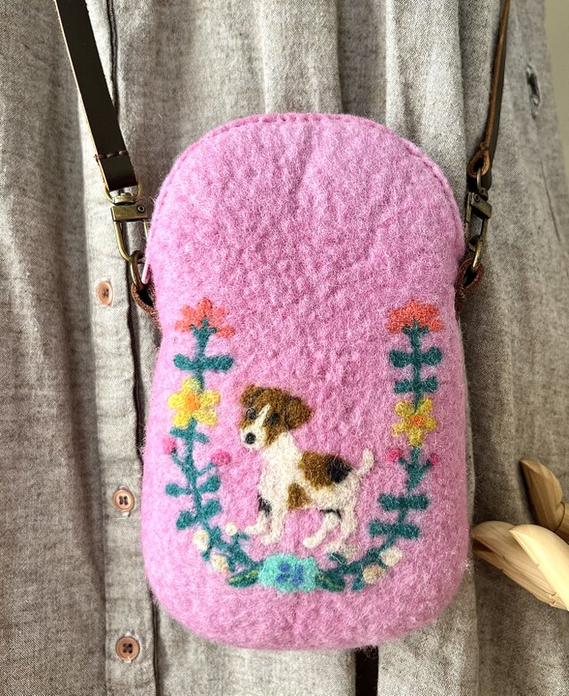 お花のリースと動物の羊毛フェルトポーチポシェット（桜✖️ジャック