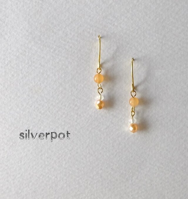 【SALE】G60⑳【1点のみ】カルセドニーのプチスイング♪～柔らかなオレンジのピアス（パーツ変更可能）