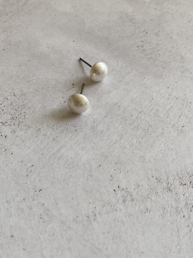 チタンポストパールスタッドピアス・一粒・シンプル・ワンパール・デイリー8ｍｍ　Flat