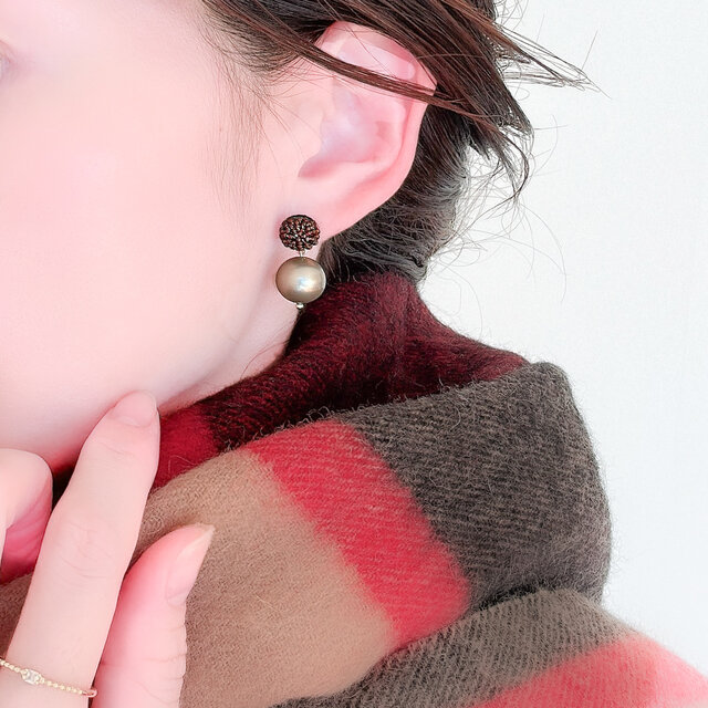 秋冬におすすめ】 ぬくもりダークブラウン×揺れるパールのシンプルな