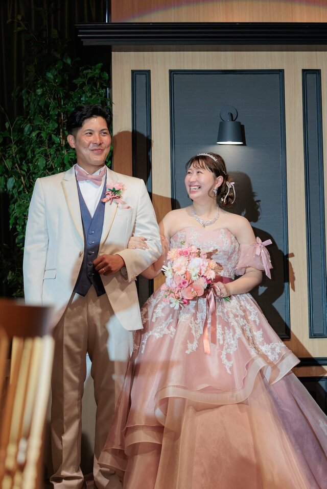 実例写真！パフスリーブ ピンク パール リボン ストレッチ 可愛い 結婚 