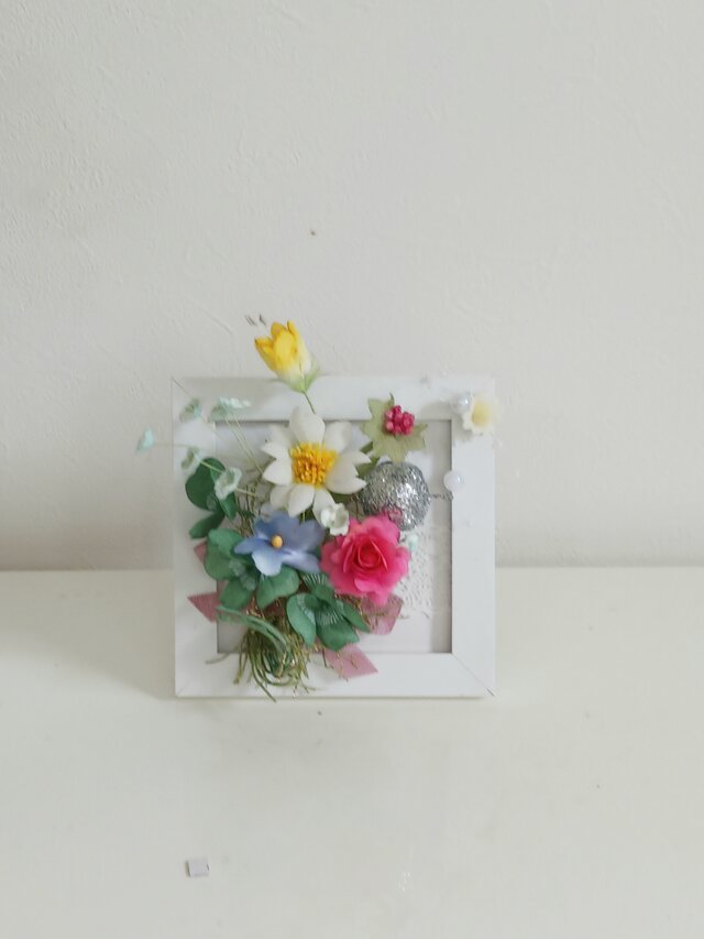 染め布花＊四つ葉のクローバーとマーガレット、薔薇のフレーム装飾