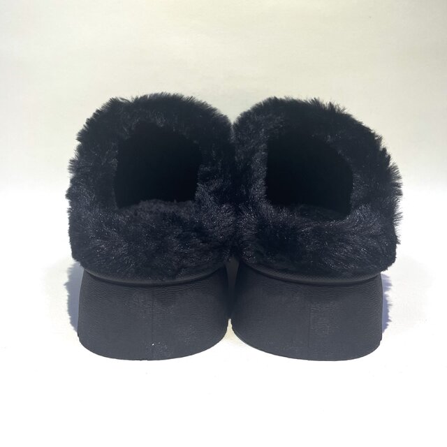 モコモコで暖かいボア厚底サボサンダル (ブラック x マットブラック他