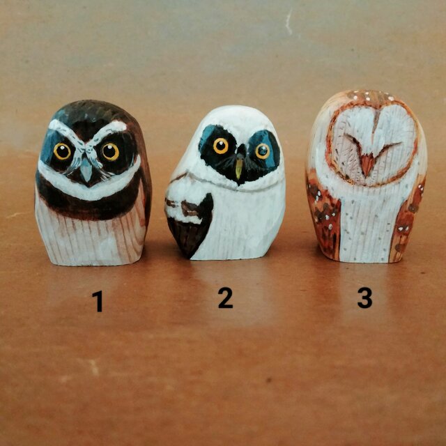 彩色木彫刻置物　フクロウ小◆ヤクスギ①