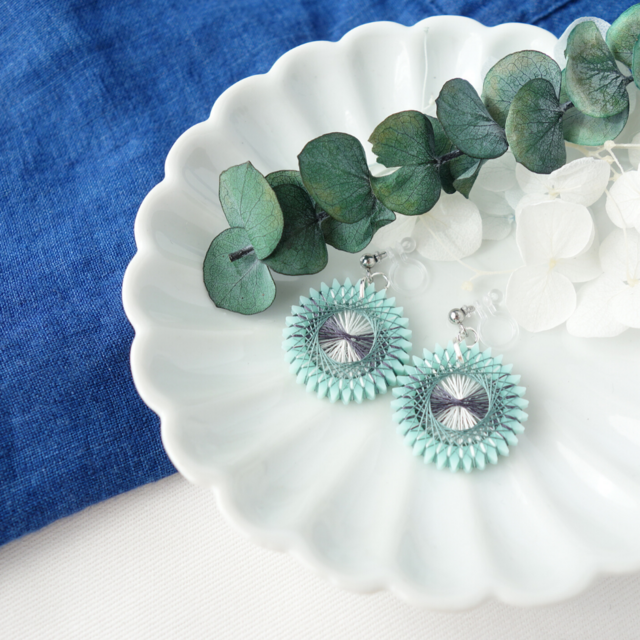 緑の季節に｜上品ミントグリーンの絹糸イヤリング｜和装にも洋装にも