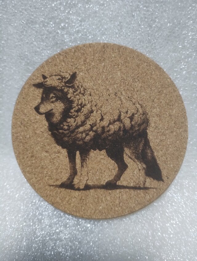 コースター　ヒツジの皮をかぶったオオカミ