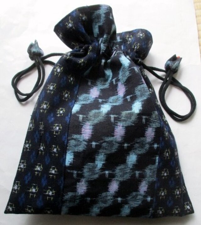 ８４８６　絣を組み合わせて作った巾着袋