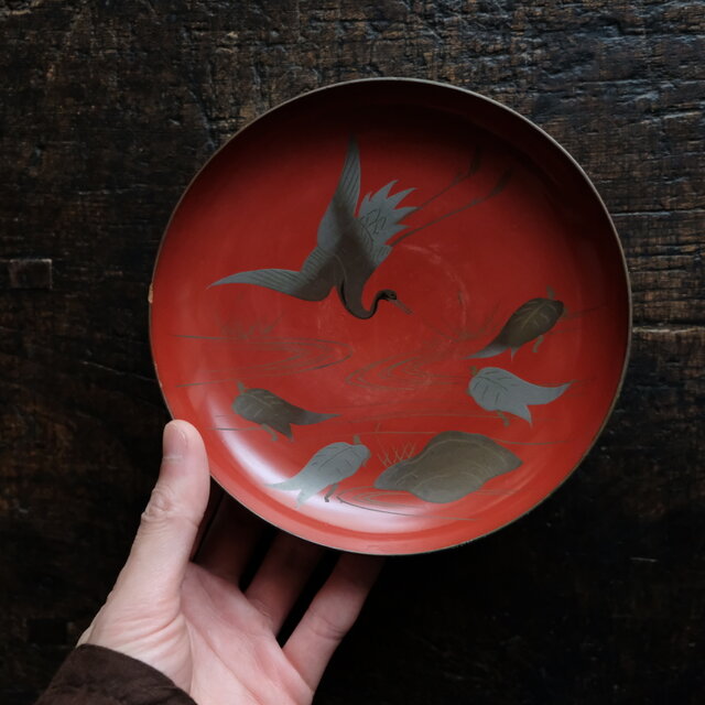 菓子器 取り皿 鶴 天然木 本漆器 明治期 時代物 骨董 鶴と亀◇味のあるお品物。古輪島塗 漆芸蒔絵盃 中皿 漆器 古道具 骨董