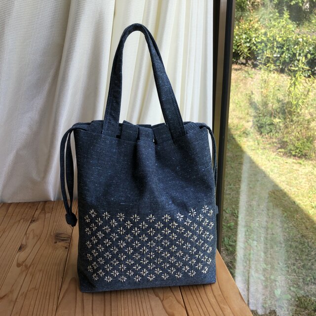 刺し子の巾着型バッグ