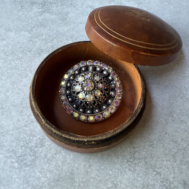 251 ヴィンテージ 月夜にきらめくドーム – オーロラ加工ライン