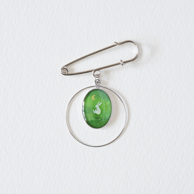 ピンブローチ008/三日月とウサギ
