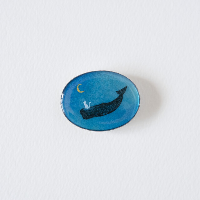 銀ブローチ27/マッコウクジラと白うさぎ