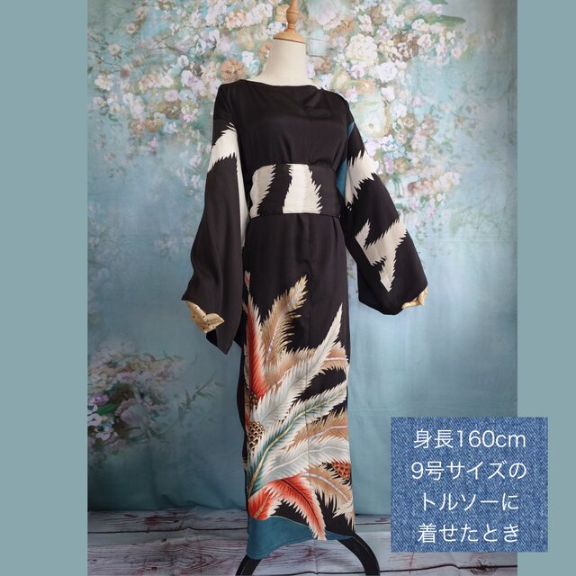 Ｍ～Ｌサイズ　色留袖からの着物リメイクドレスです　着丈１２３cm M～Lサイズ 色留袖からの着物リメイクドレスです