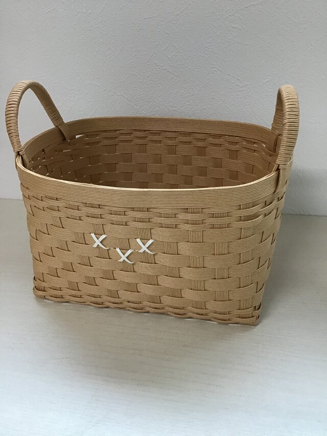 クロスステッチ付きかご