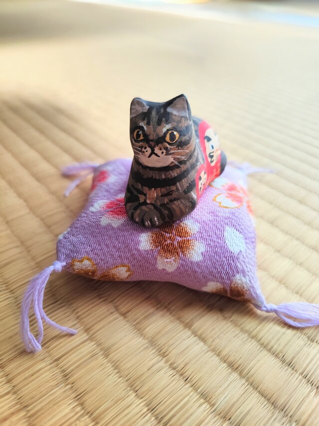 果報は寝て待てキジトラちゃんとだるまちゃん