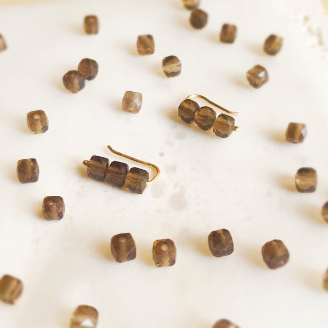 タテでもヨコでも使える: スモーキークォーツ