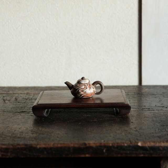 小ぶりで可愛い◆中国産　小ぶり陶器製ミニチュア急須　インテリアオブジェ　古民家　古道具　可愛い　i13