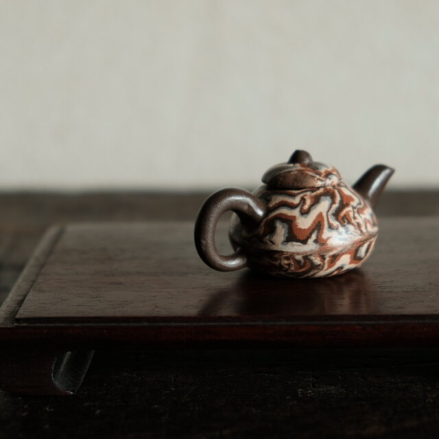 小ぶりで可愛い◇中国産 小ぶり陶器製ミニチュア急須 インテリア