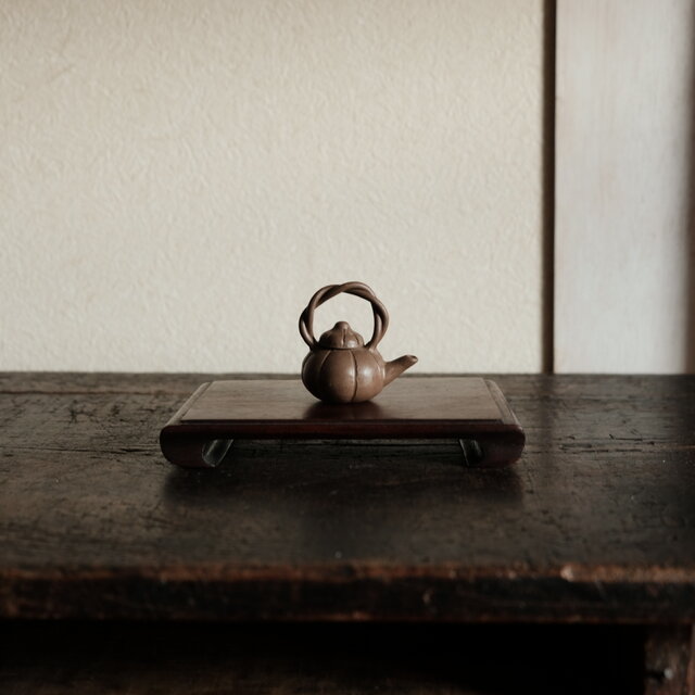 小ぶりで可愛い◆中国産　小ぶり陶器製ミニチュア急須　インテリアオブジェ　古民家　古道具　可愛い　i14