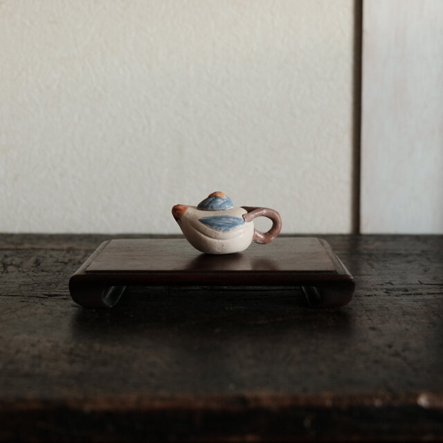 小ぶりで可愛い◆中国産　小ぶり陶器製ミニチュア急須　インテリアオブジェ　古民家　古道具　可愛い　i18