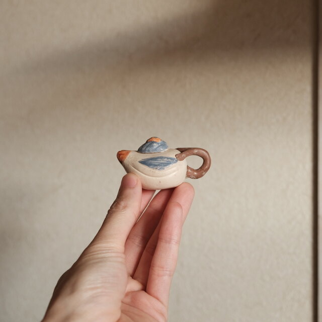 小ぶりで可愛い◇中国産 小ぶり陶器製ミニチュア急須 インテリア