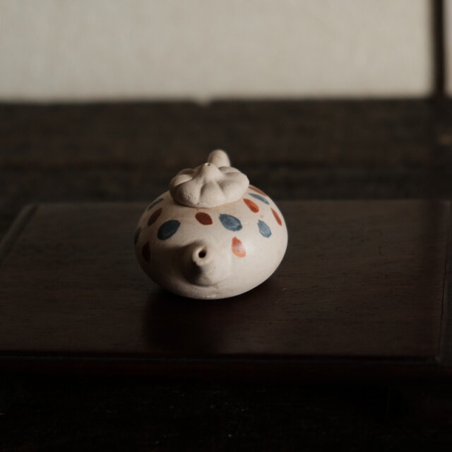 小ぶりで可愛い◇中国産 小ぶり陶器製ミニチュア急須 インテリア